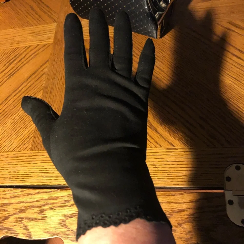 Vintage Black Wrist Gloves